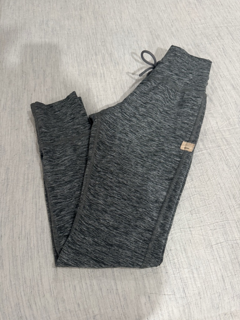 Vuori Heather Gray Jogger Everyday Leggings